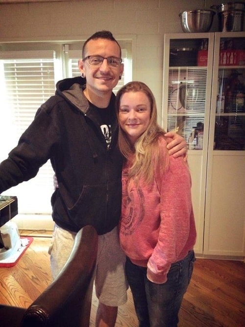 A picture of Elka Brand with her ex-boyfriend Chester Bennington.